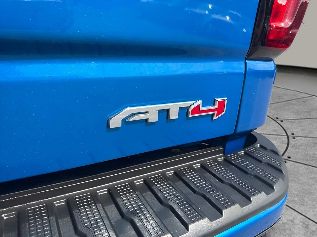 Used 2023 Blue GMC AT4 image 31