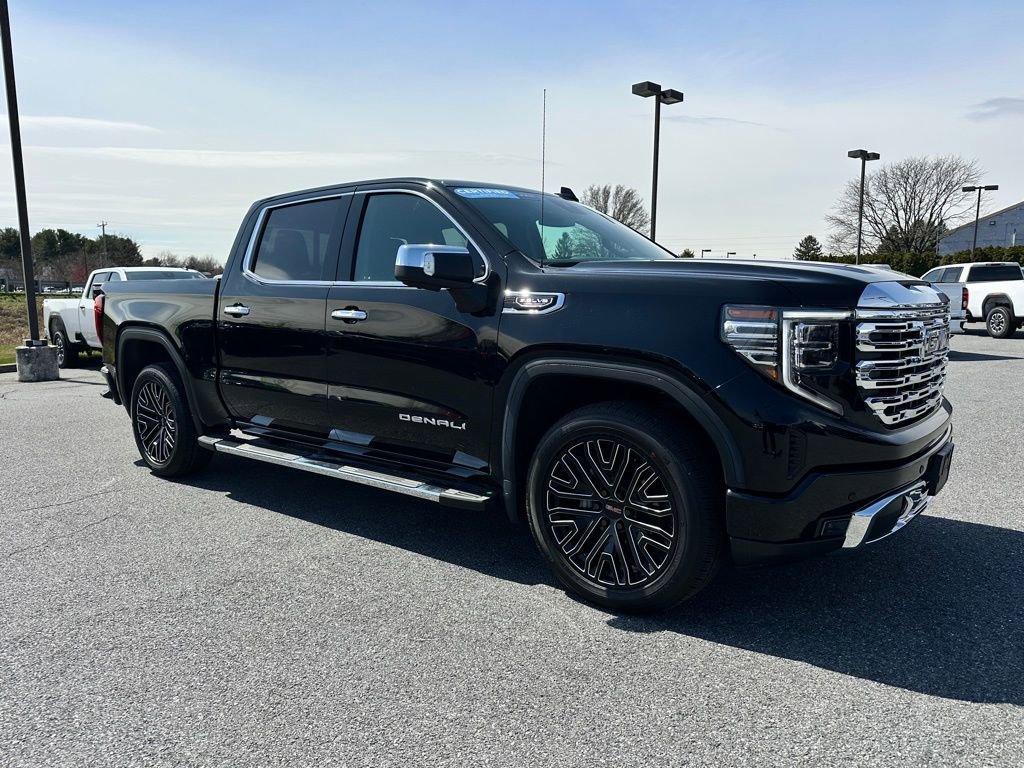 2023 GMC Sierra 4WD Crew Cab Short Box Denali's photo