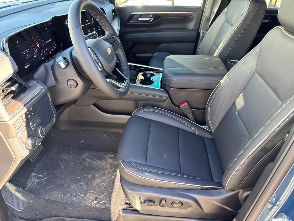 2026 Chevrolet Suburban Premier - Photo 15