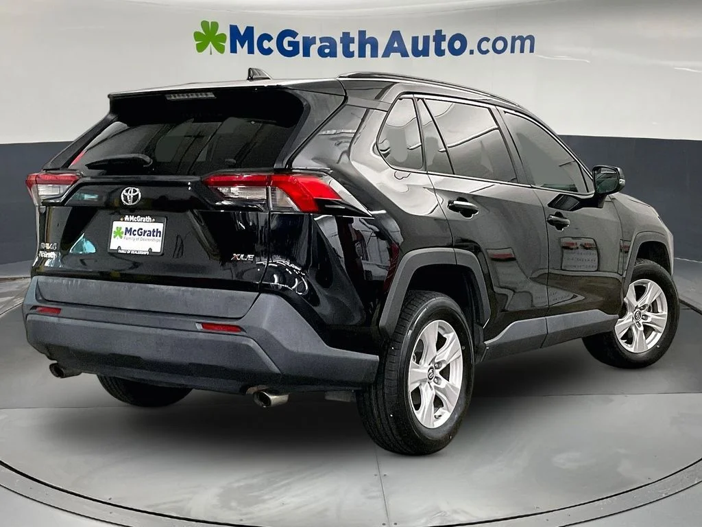 Used 2019 Black Toyota XLE image 16