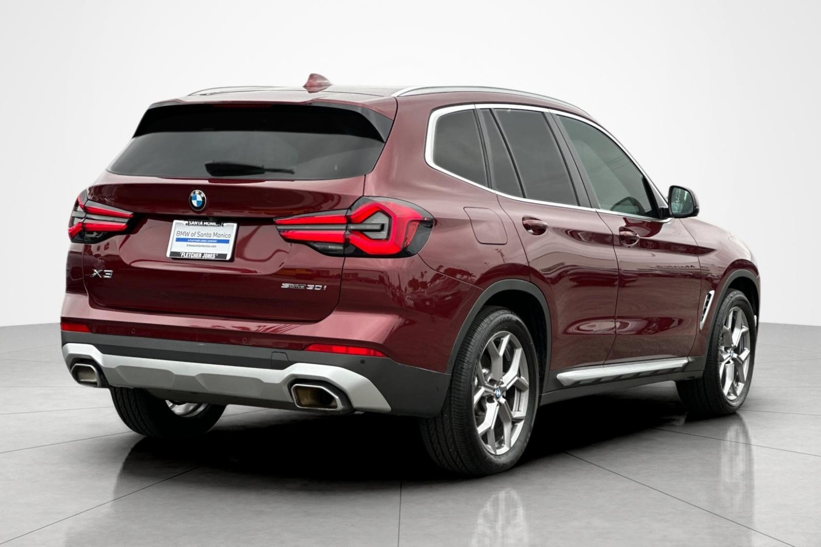 Used 2023 Aventurin Red Metallic BMW sDrive30i image 5