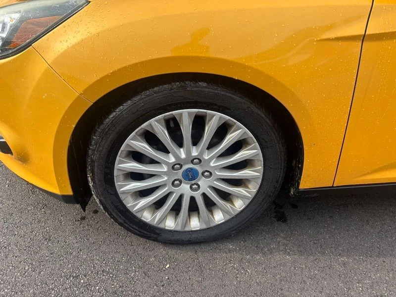 Used 2012 Yellow Ford Titanium image 14