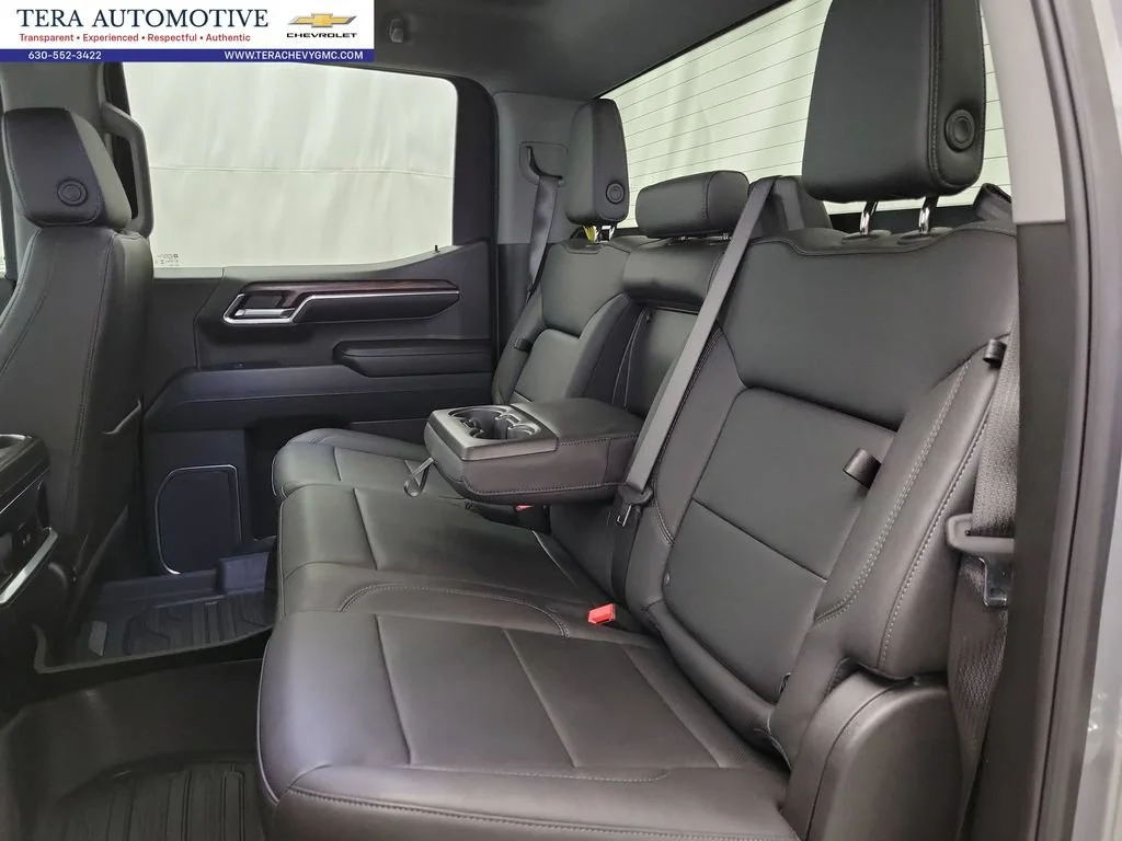 2024 GMC Sierra 1500 SLT - Photo 9