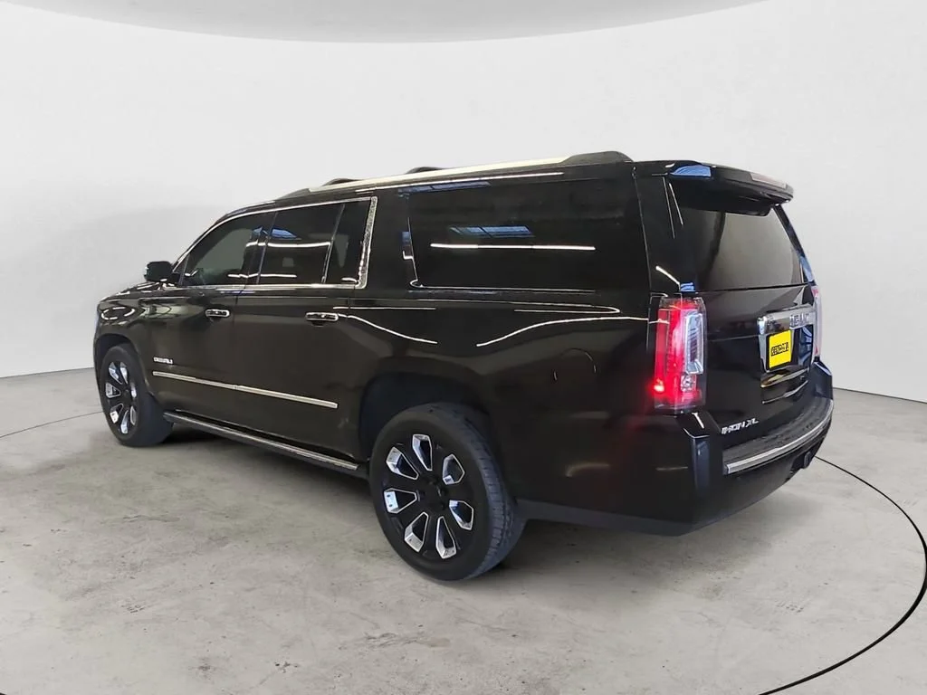Used 2019 Onyx Black GMC Denali image 7