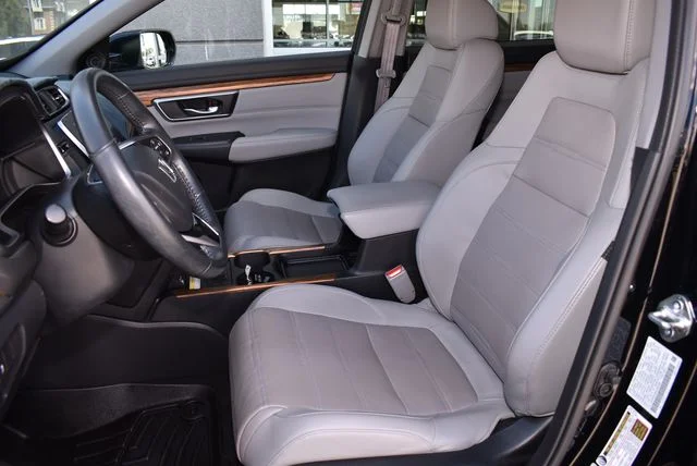 Used 2020 Crystal Black Pearl Honda Touring image 12