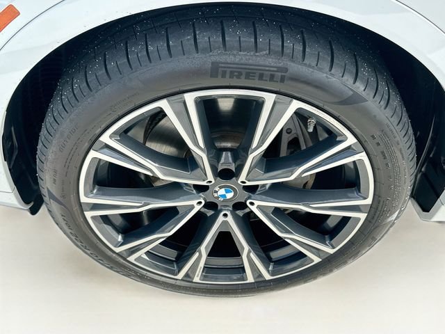 Used 2020 White BMW xDrive40i image 35