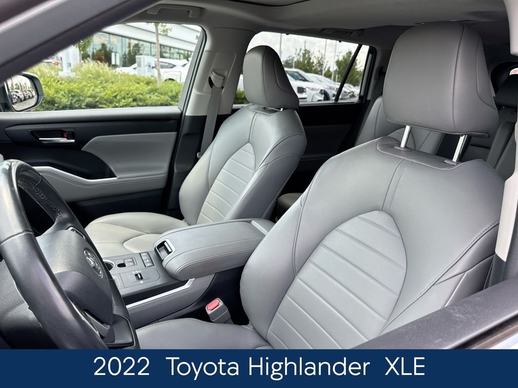Used 2022 Silver Toyota XLE image 8
