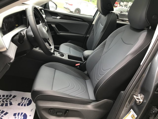 New 2026 Platinum Gray Metallic Volkswagen SE image 22