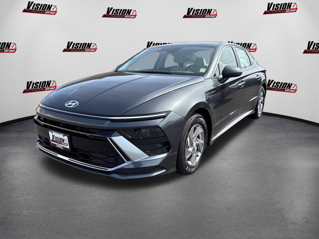 New 2026 Gray Hyundai SE image 1