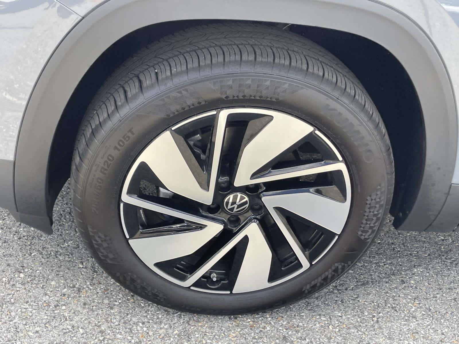 New 2026 Pure Gray Volkswagen 2.0T SEL image 14