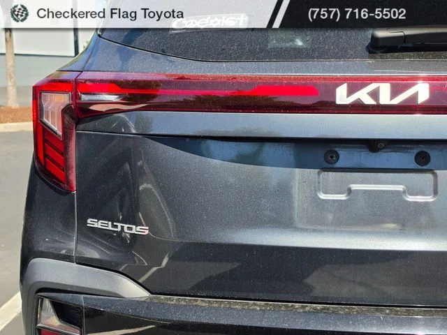 Used 2024 Gravity Gray Kia EX image 7