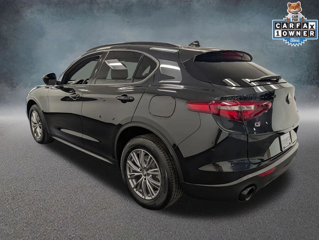 Used 2023 Black Alfa Romeo  image 6