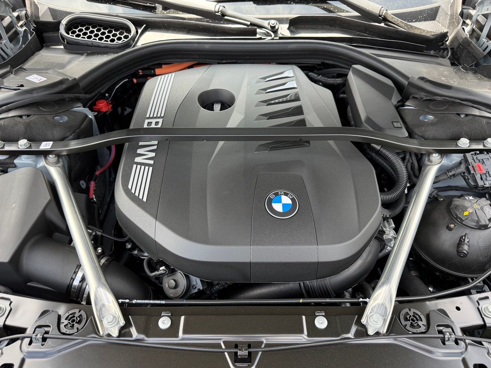 New 2026 Brooklyn Grey Metallic BMW 750e xDrive image 32