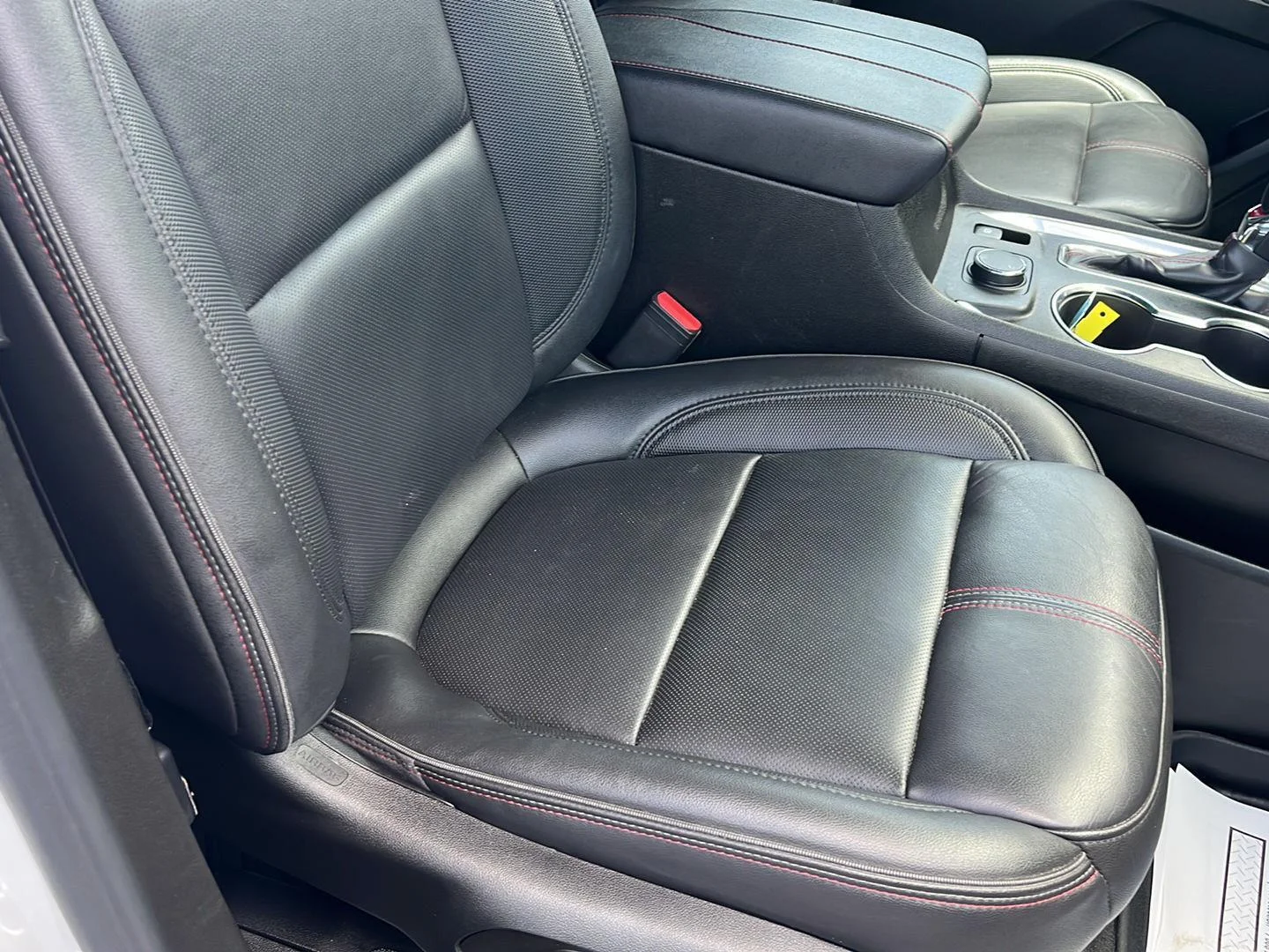 Used 2023 Iridescent Pearl Tricoat Chevrolet RS image 37