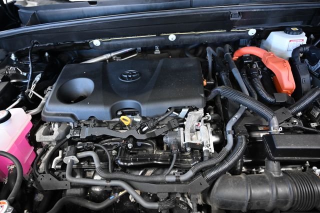 2022 Toyota Venza LE - Photo 32