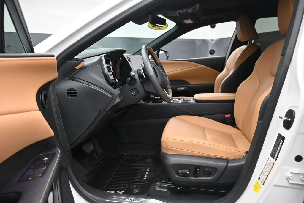 Used 2025 White Lexus 350 Premium Plus image 16