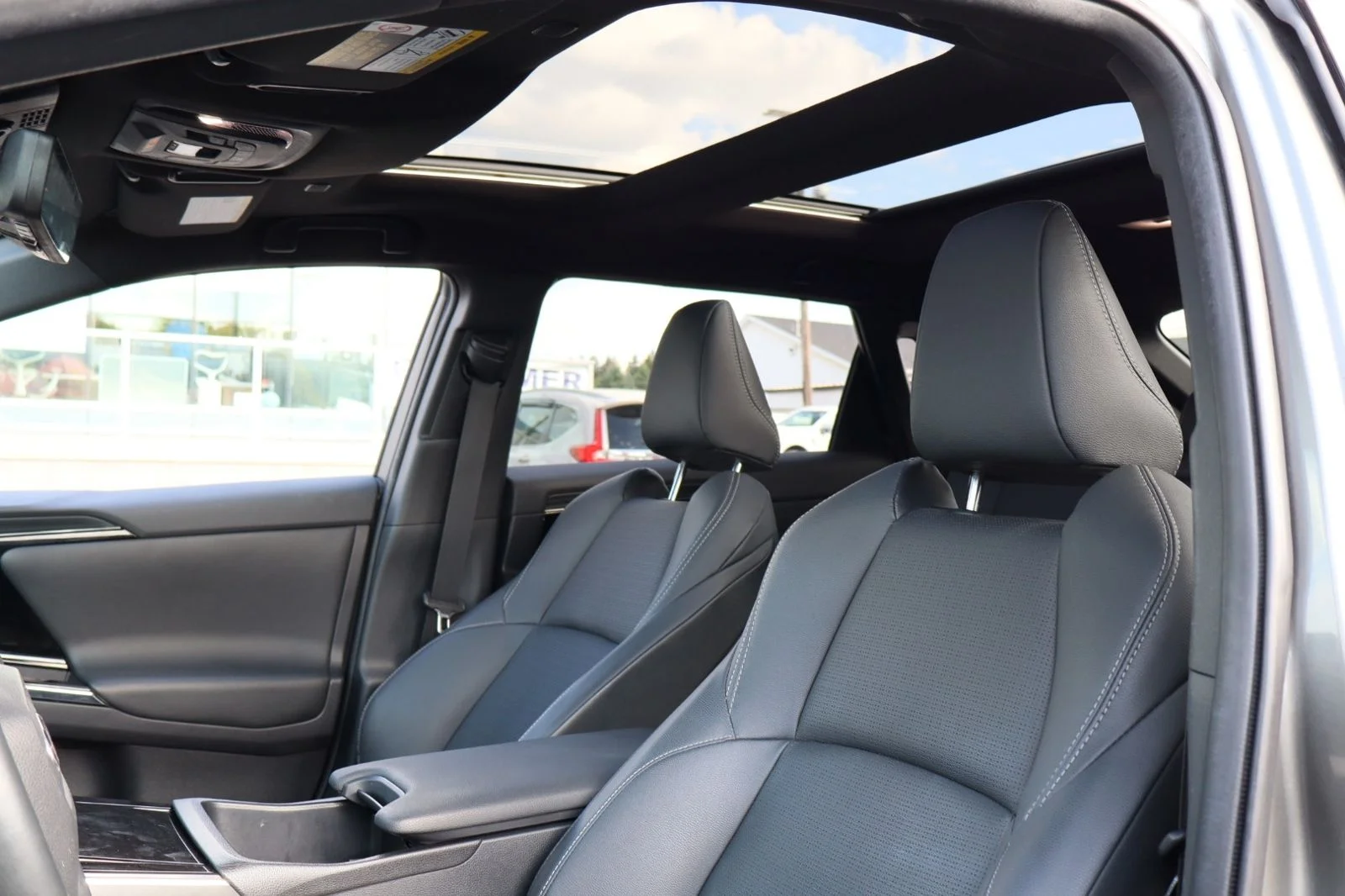 Used 2023 Smoked Carbon Subaru Touring image 12
