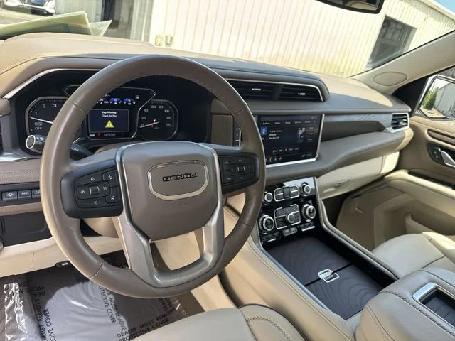 Used 2021 White GMC Denali image 17