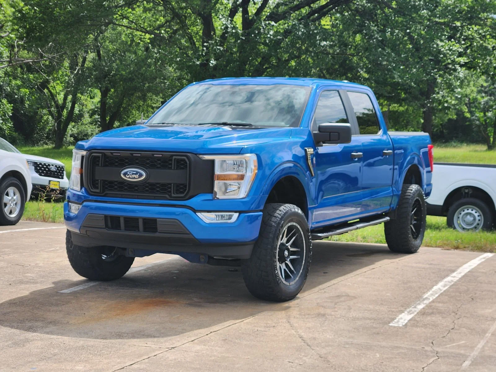 Used 2021 Blue Ford XL image 3