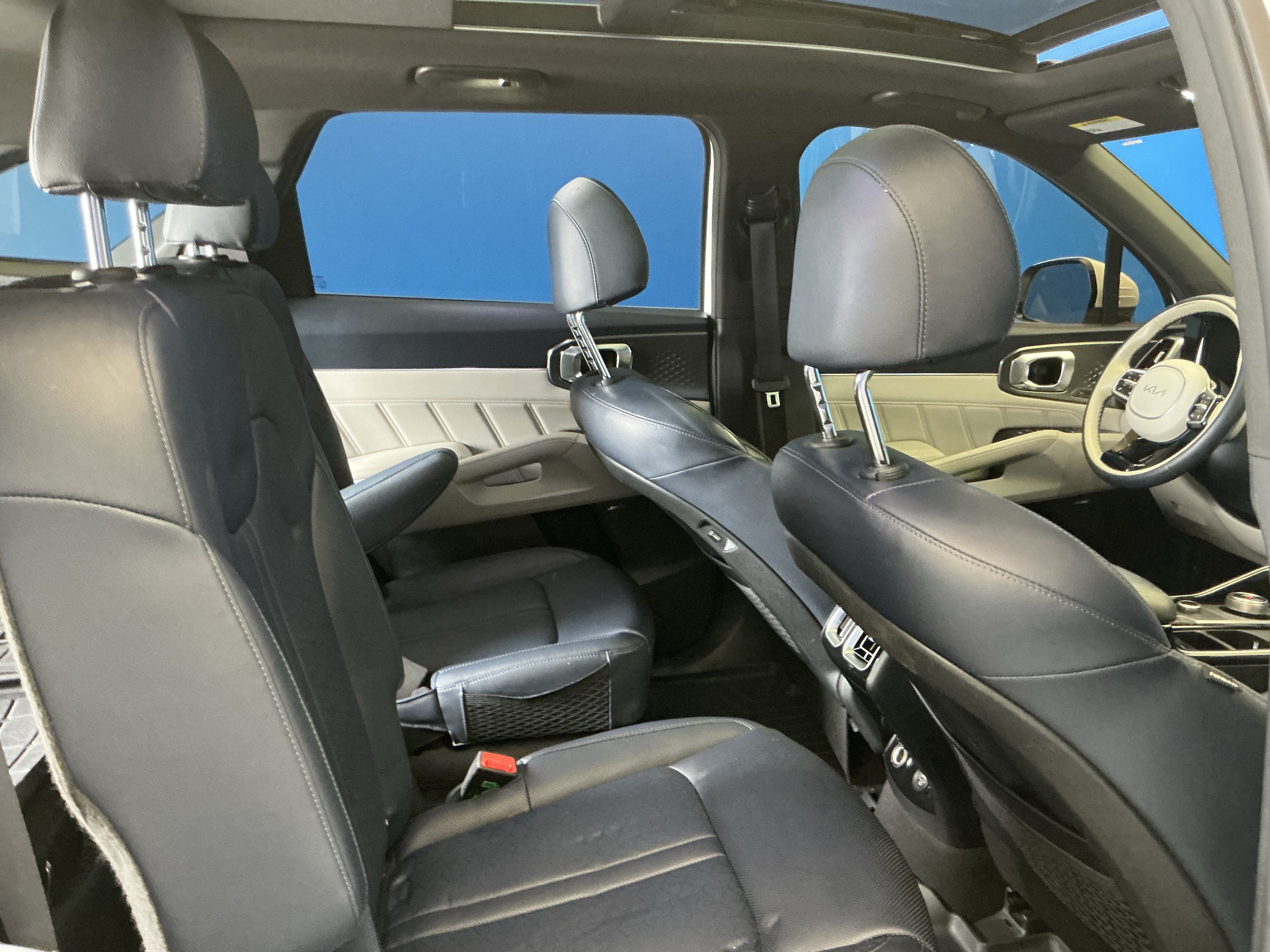 Used 2022 Snow White Pearl Kia SX Prestige image 25