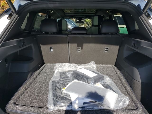 New 2026 White Volkswagen 2.0T SE R-Line Black image 8