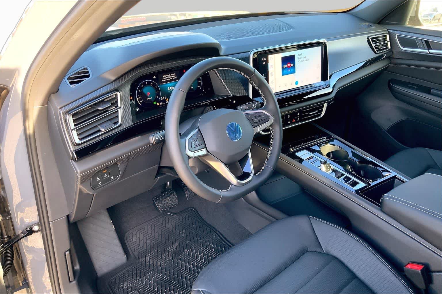 New 2026 Pure Gray Volkswagen 2.0T SEL image 8