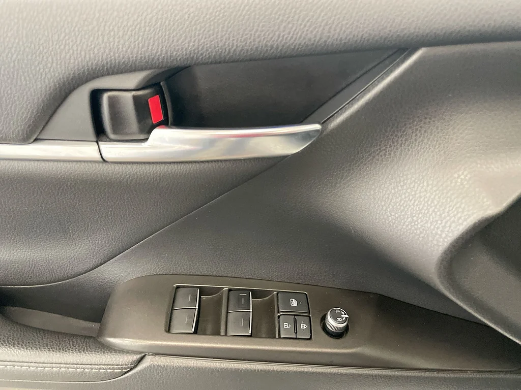 Used 2022  Toyota XSE image 24