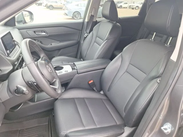 Used 2024 Gray Nissan SV image 10