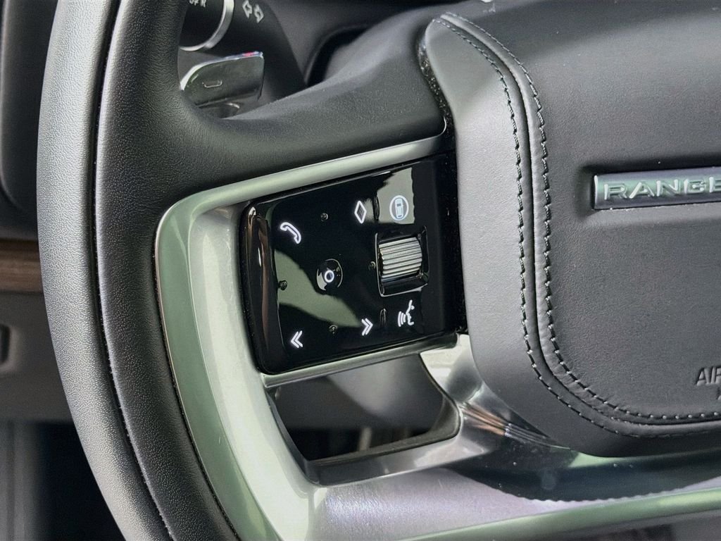 Used 2025 Belgravia Green Metallic Land Rover SE image 10