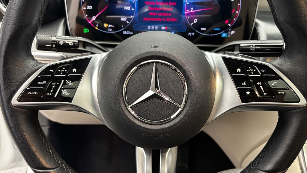 Used 2025 White Mercedes-Benz GLC 300 image 28