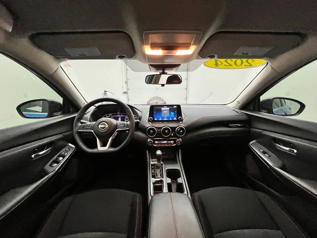 Used 2024 Blue Nissan SR image 4