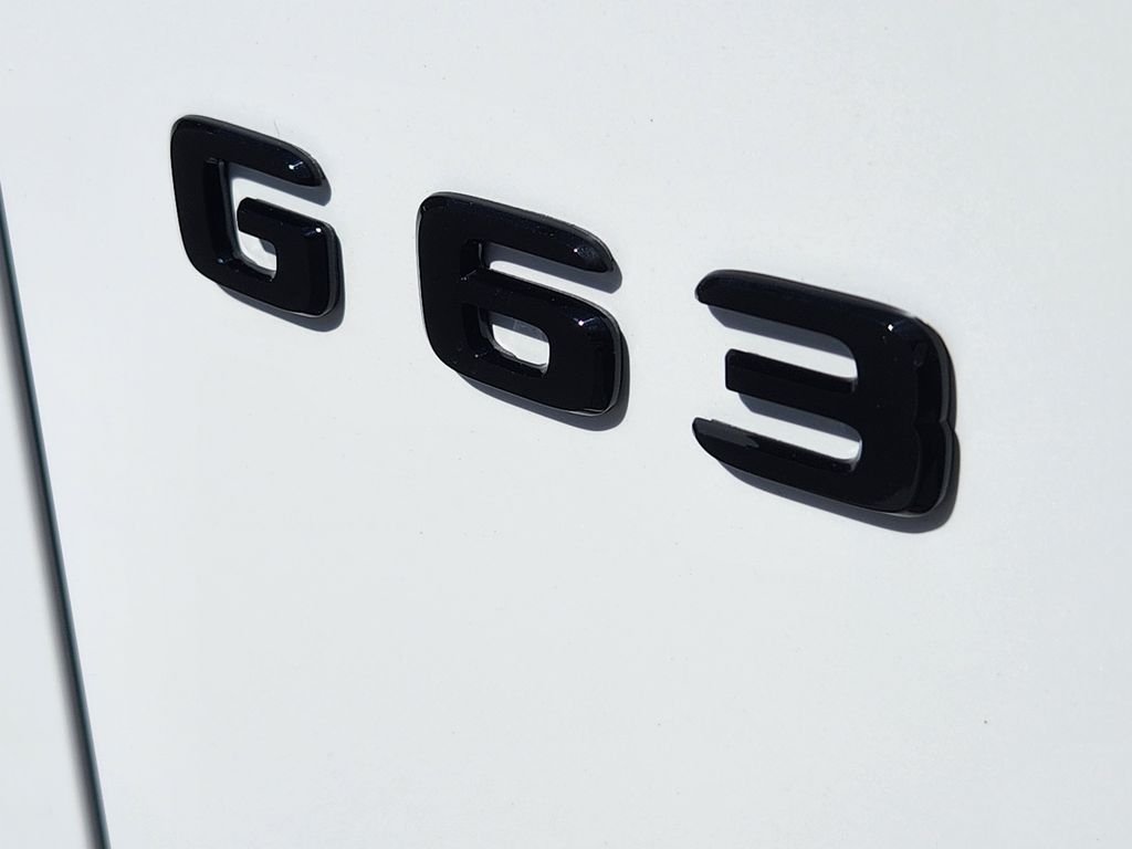 New 2027 MANUFAKTUR Moonlight White Magno Mercedes-Benz AMG® G 63 image 9
