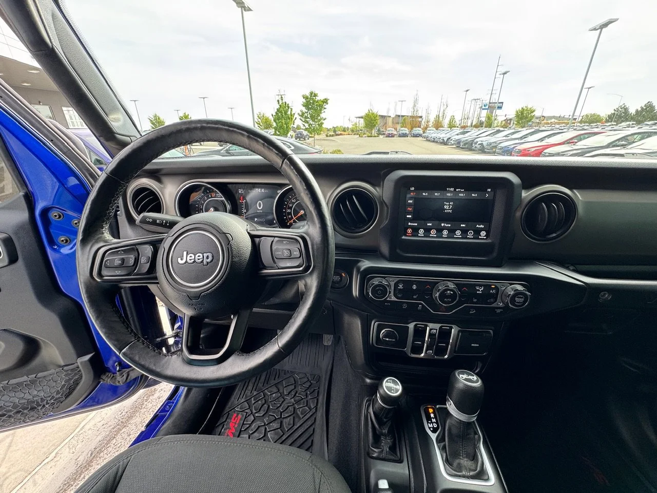 Used 2019 Ocean Blue Metallic Clearcoat Jeep Sport S image 10