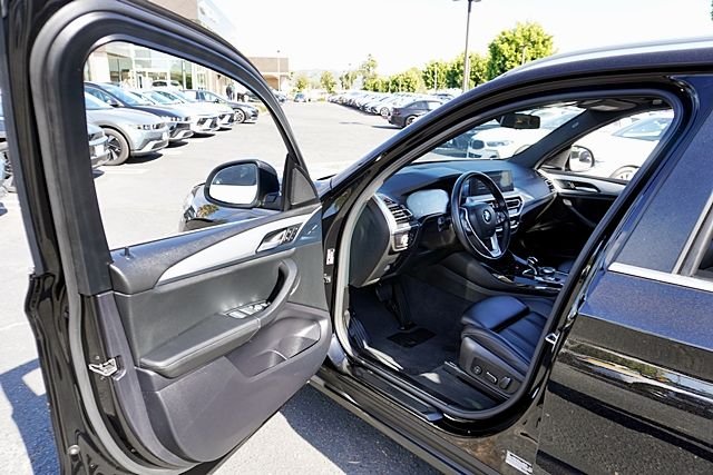 Used 2024 Black BMW sDrive30i image 40