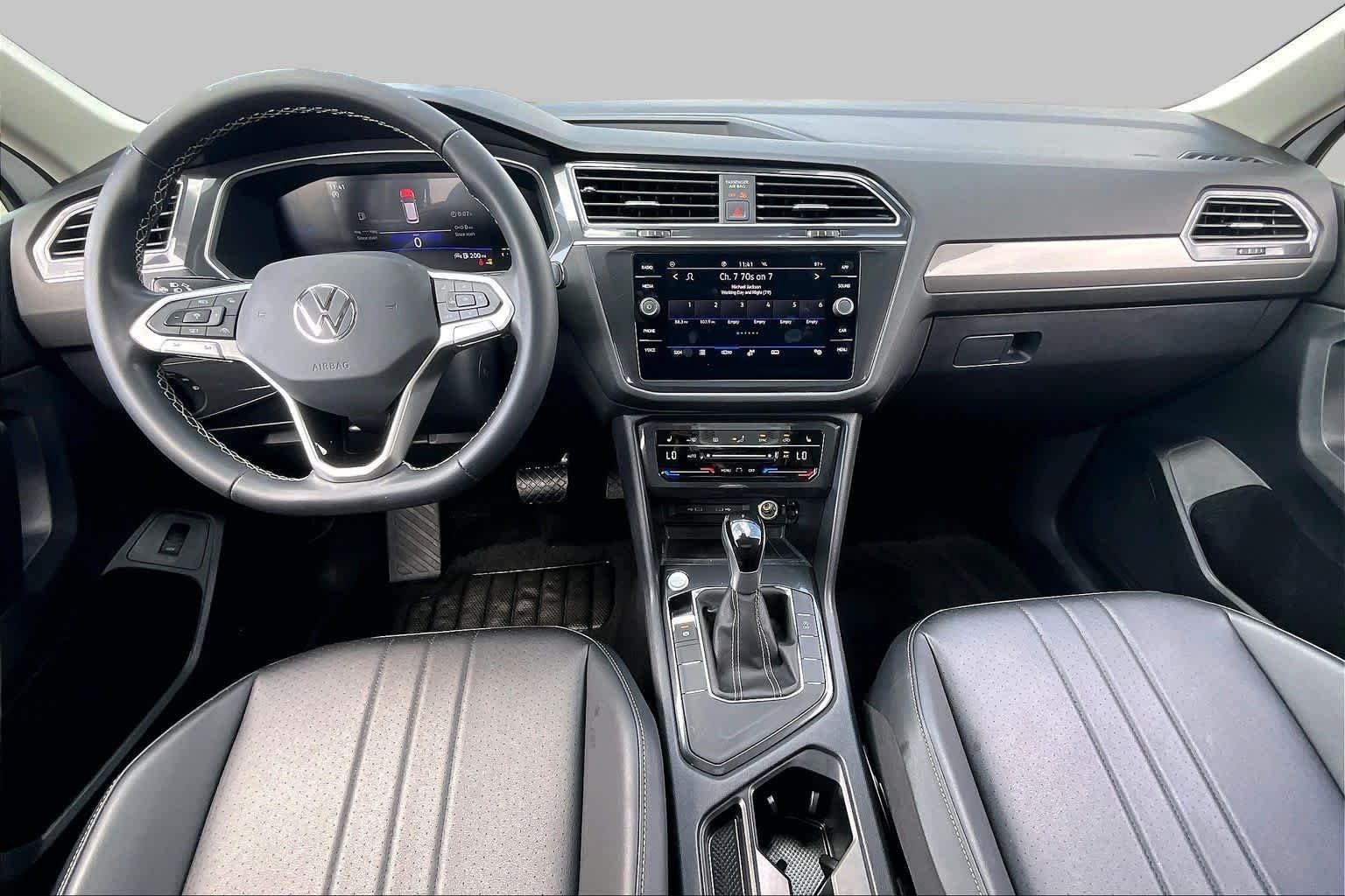 Used 2024 Pure White Volkswagen SE image 14