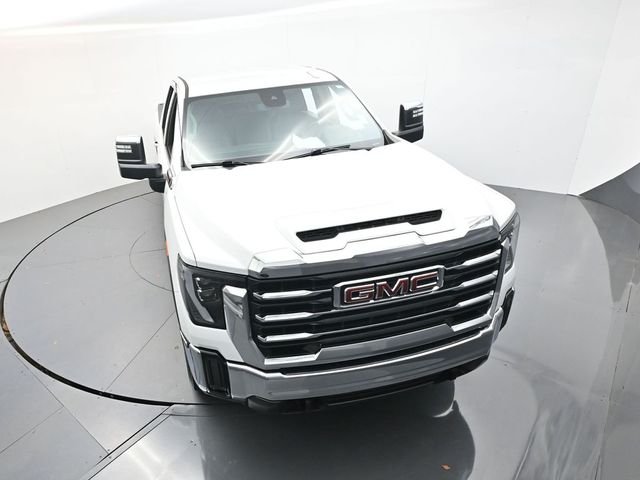 Used 2025 White GMC SLT image 39