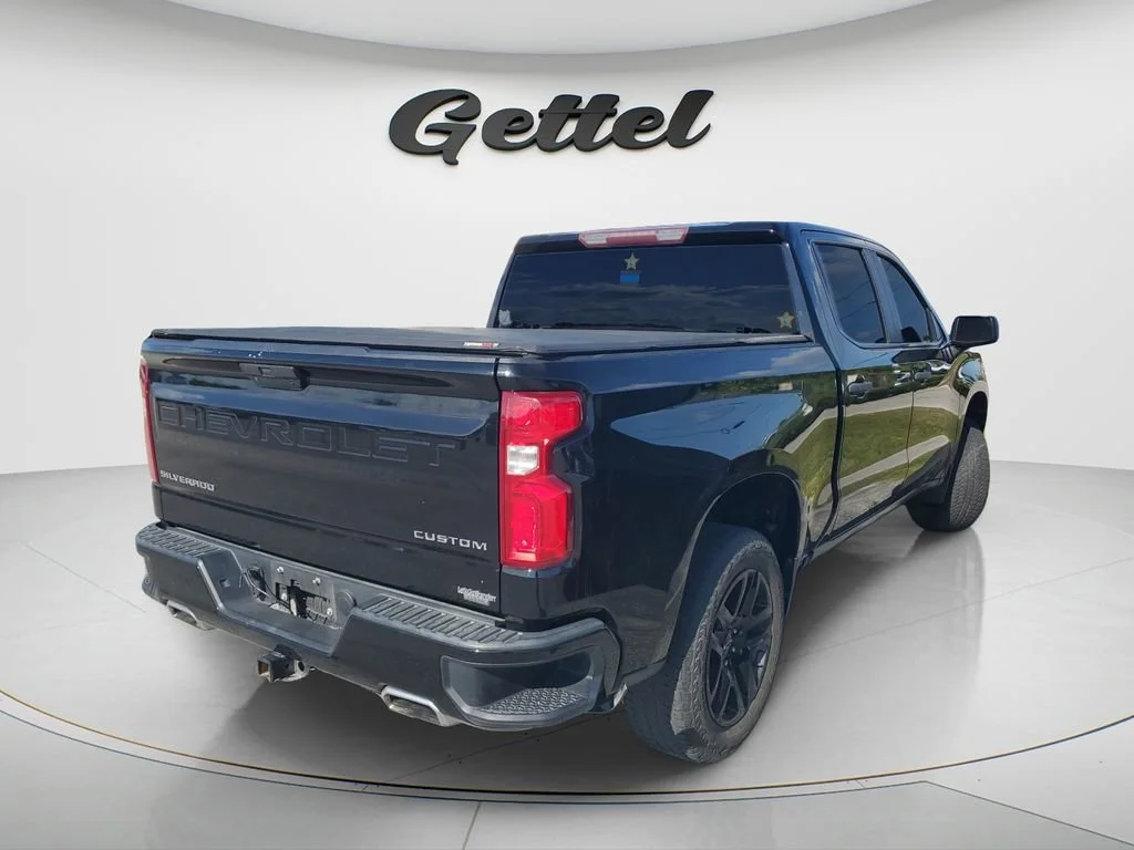 Used 2020 BLACK Chevrolet Custom image 3