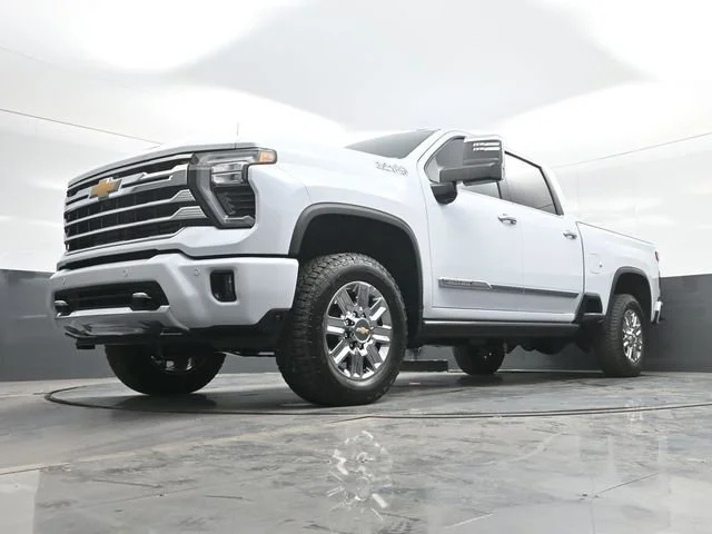 New 2026 Polar White Tricoat Chevrolet High Country image 13