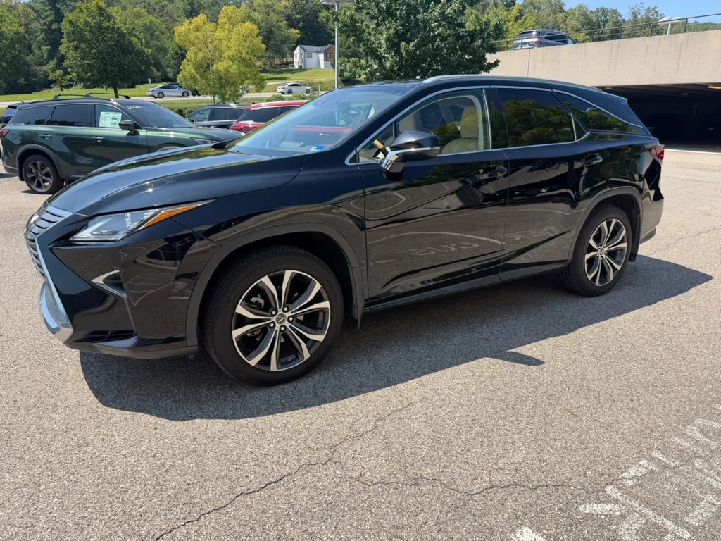 Used 2018 Obsidian Lexus Premium image 2