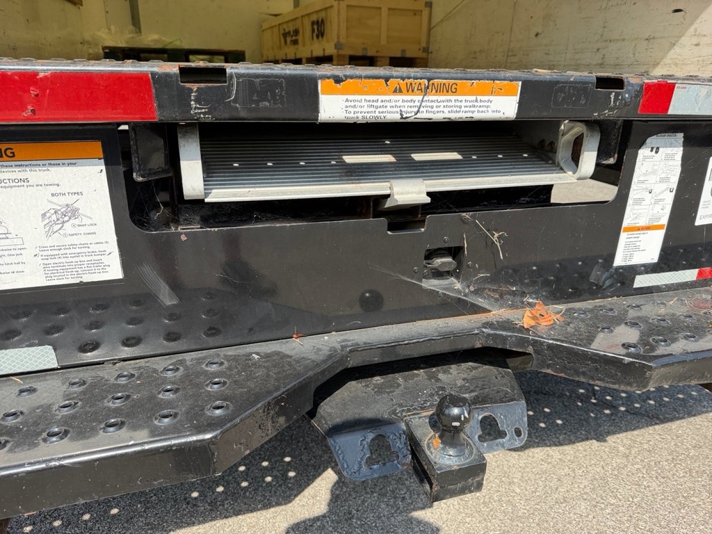 Used 2019  Ford Base image 18
