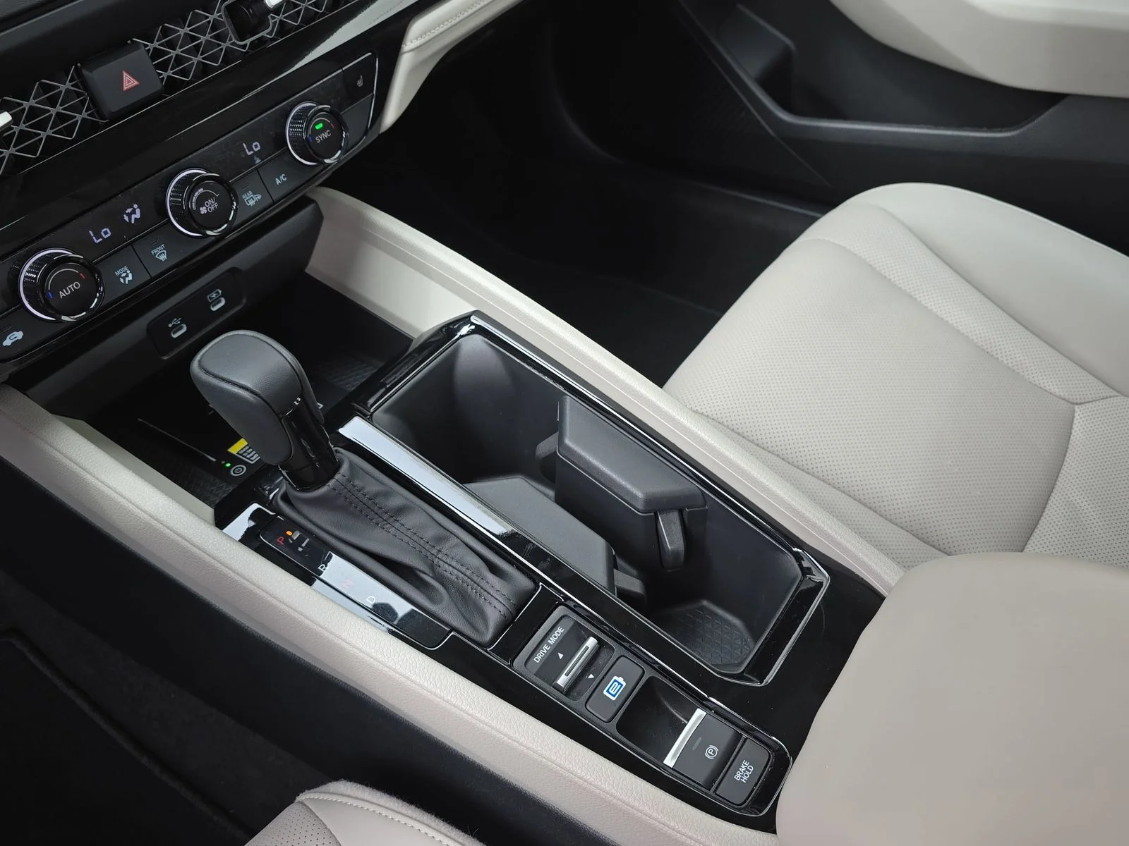 2025 Honda Accord Hybrid EX-L - Photo 23
