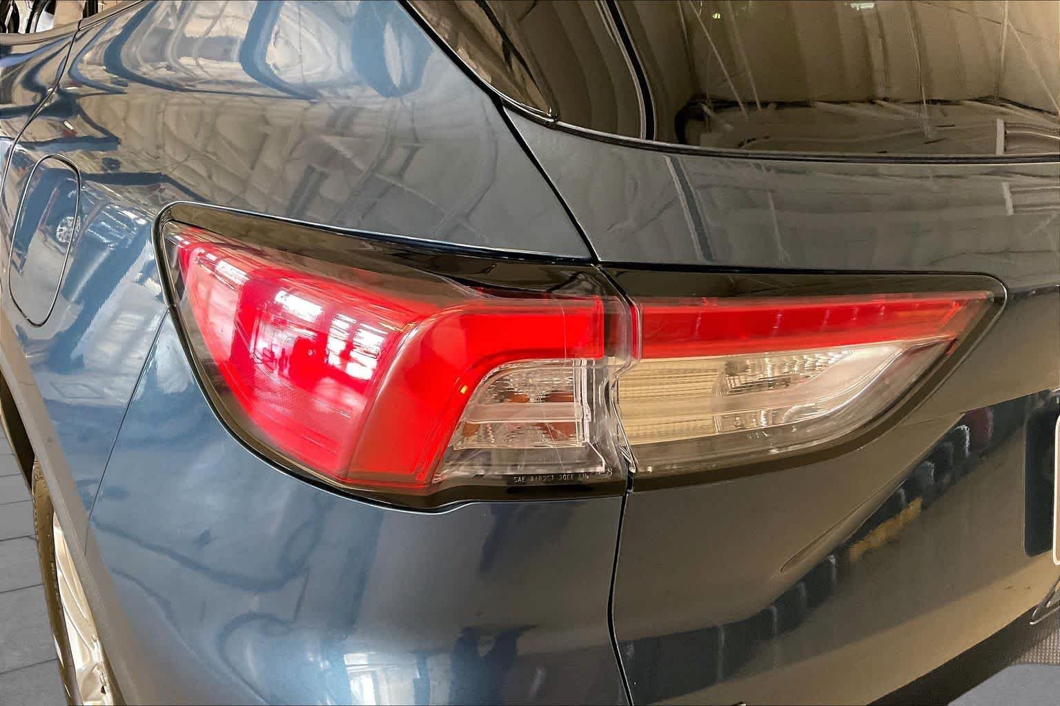 Used 2020 Blue Metallic Ford SE image 26