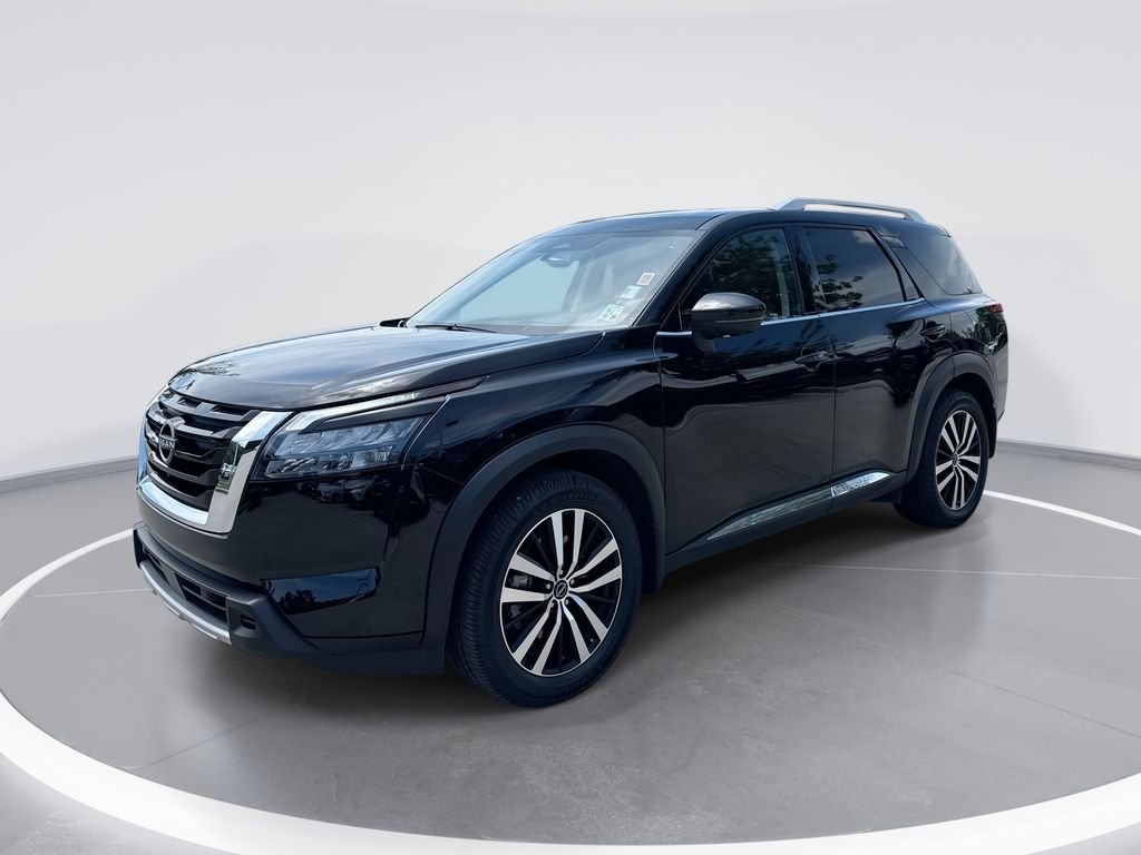 2025 Nissan Pathfinder Platinum 2WD's photo
