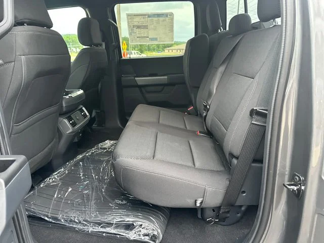 New 2026 Carbonized Gray Metallic Ford XLT image 16