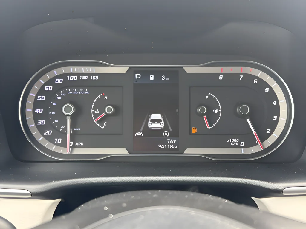 Used 2023 Silver Hyundai SEL image 12