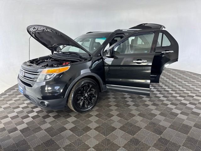 Used 2014 Black Ford Limited image 12