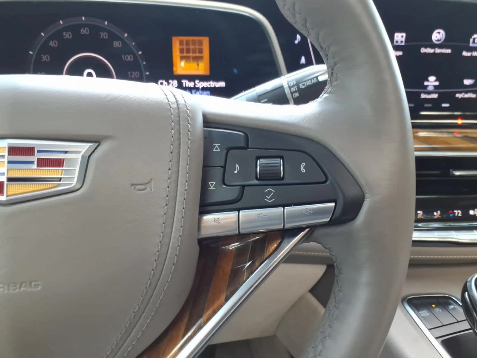 Certified Used 2024 Crystal White Tricoat Cadillac Sport Platinum image 23