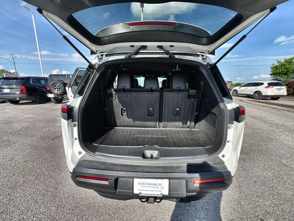 Used 2023 White Nissan Rock Creek image 24