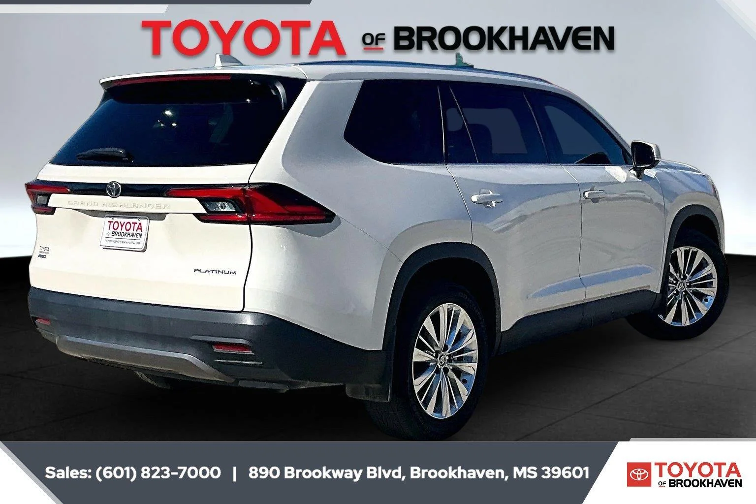 Used 2024 Coastal Cream Toyota Platinum image 11
