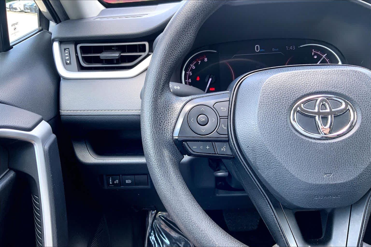 Used 2024 Silver Sky Metallic Toyota XLE image 23